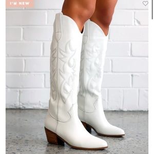 Billini Boots Urson in White | Size 9 |